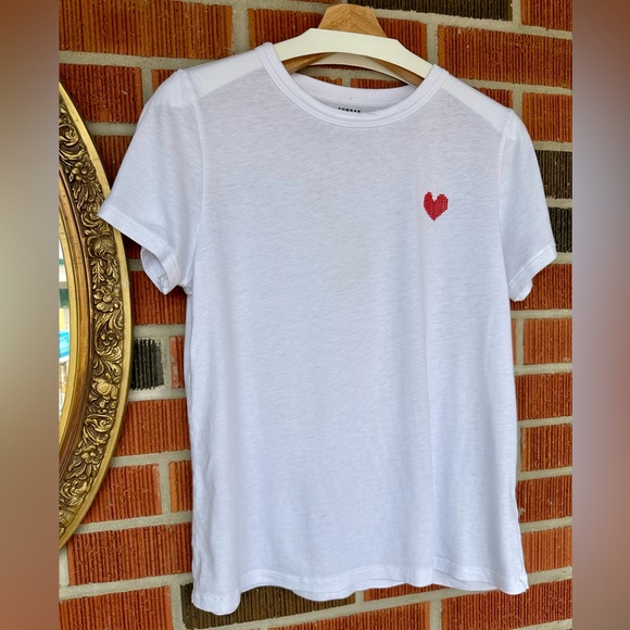 Sunday Best white t shirt with red heart - Picture 3 of 5